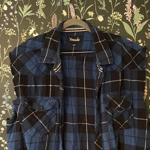 Blue and Black Casual Button Down Shirt - Picture 4 of 6